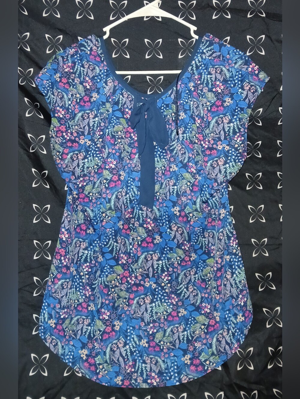 Lauren Conrad LC Blue Floral Cap Sleeve Tie Over Keyhole Neck Blouse Size XL